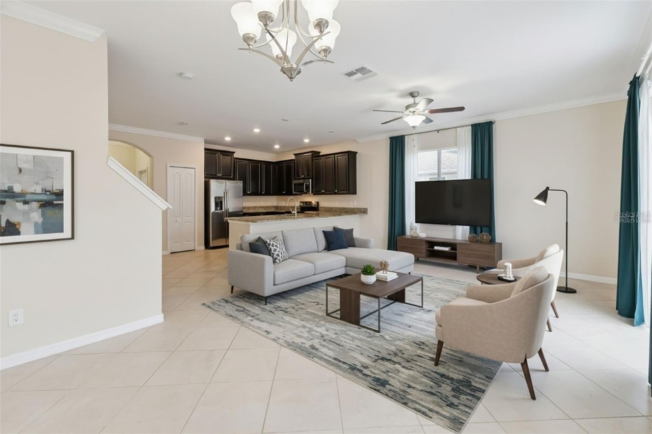 6404 Torrington Cir - Photo 4 of 15