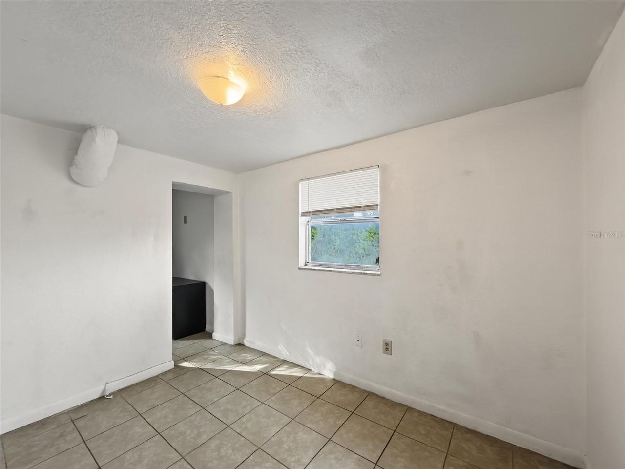 5512 Pine St - Photo 5 of 12