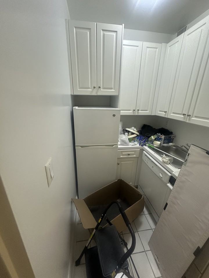 417 W 56th St #A4 - Photo 5 of 8