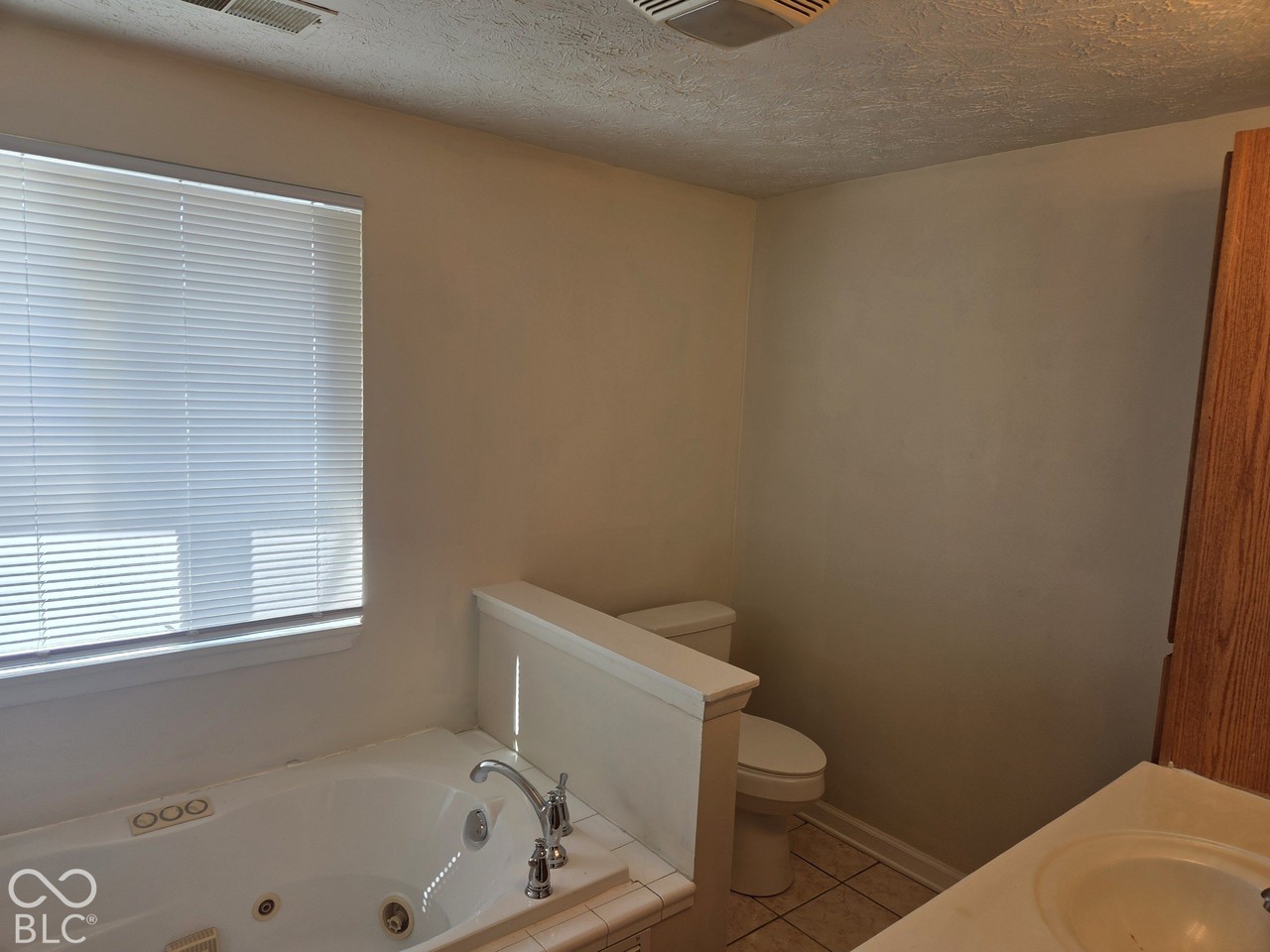 8607 Montery Rd - Photo 3 of 5