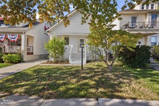 1451 Beaconsfield Ave - Photo 1 of 1