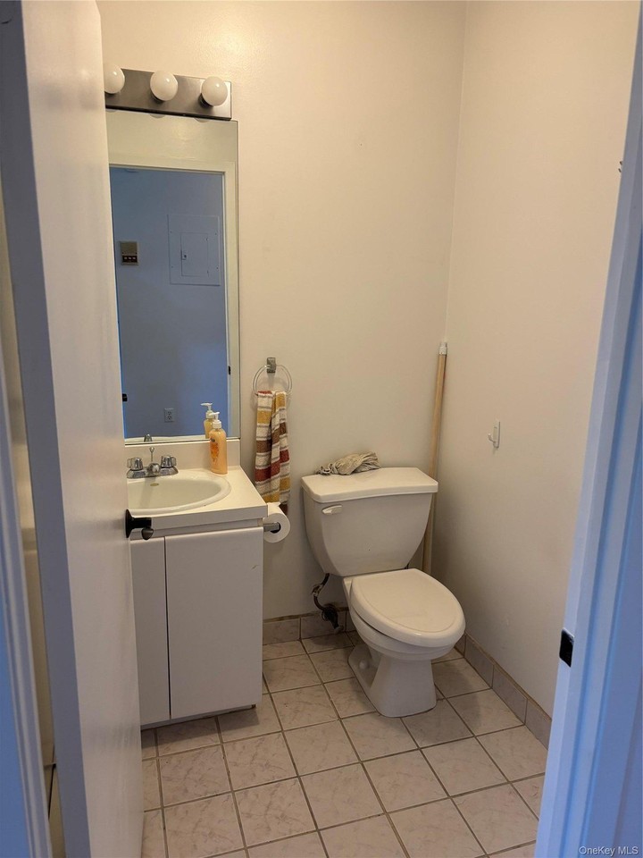 17239 Highland Ave #4H - Photo 4 of 23