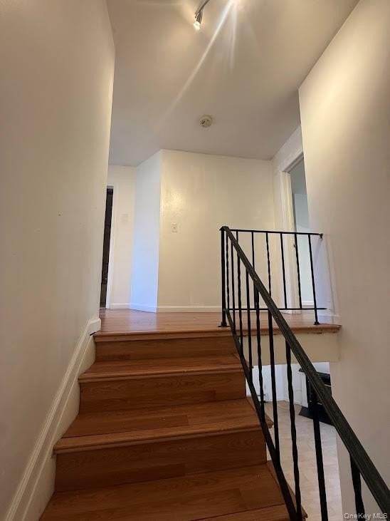 44 Brookside Dr W - Photo 7 of 18