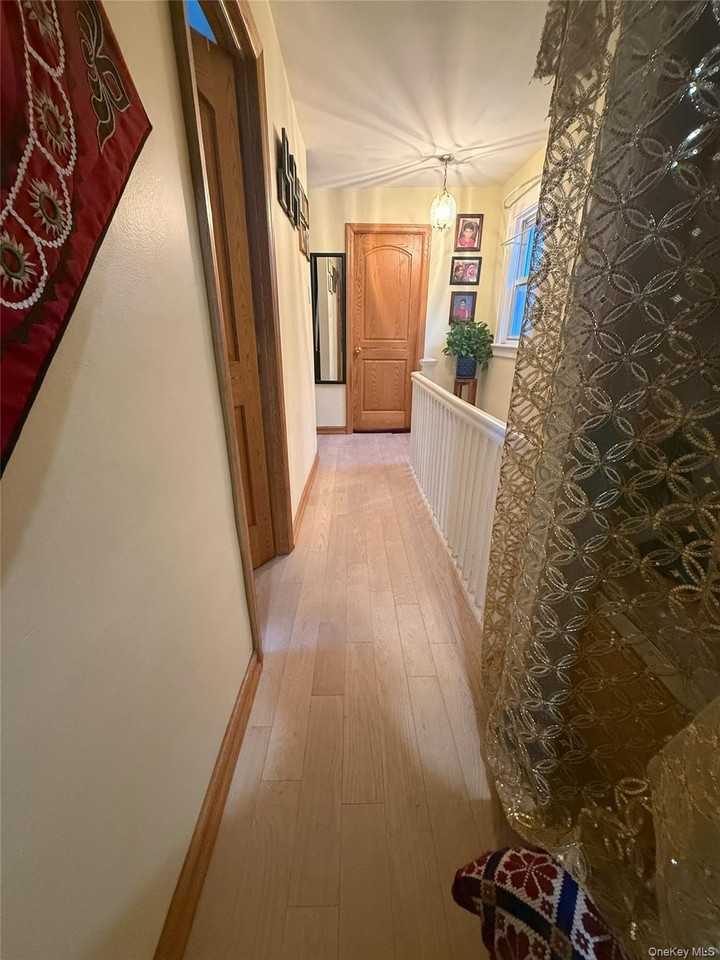18409 90th Ave - Photo 4 of 7