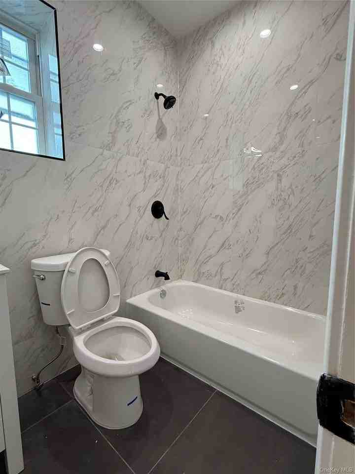 11811 Lakeview Blvd #1 - Photo 2 of 11