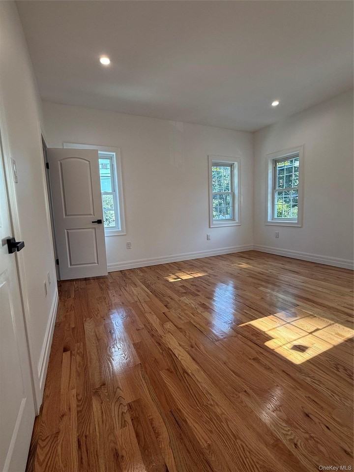 11811 Lakeview Blvd #1 - Photo 4 of 11