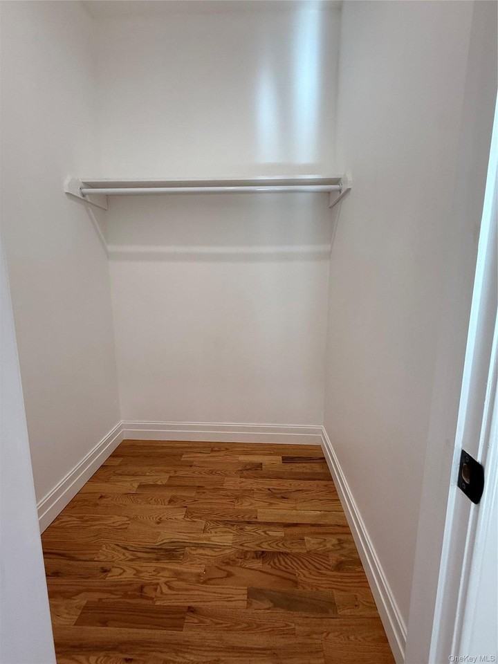 11811 Lakeview Blvd #1 - Photo 5 of 11