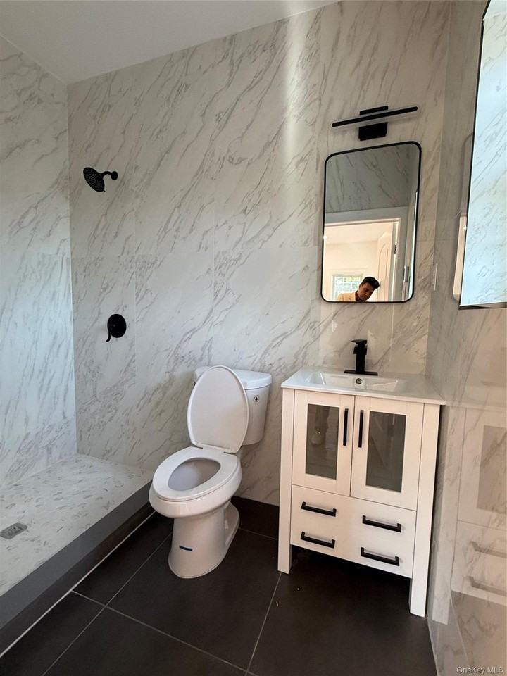 11811 Lakeview Blvd #1 - Photo 6 of 11