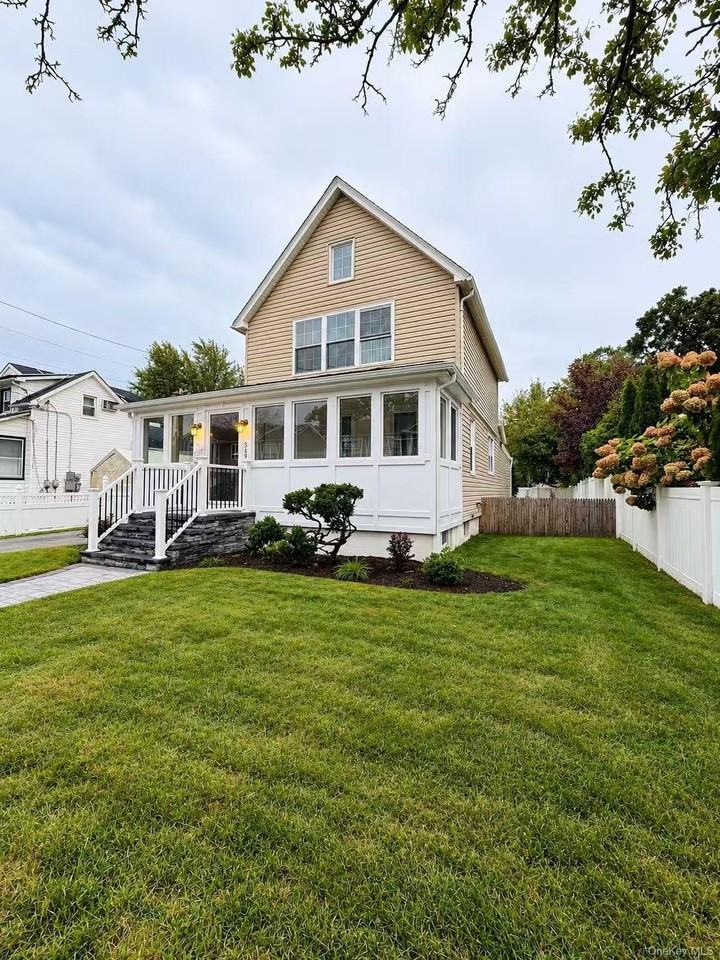 349 N 4th St - Photo 2 of 14