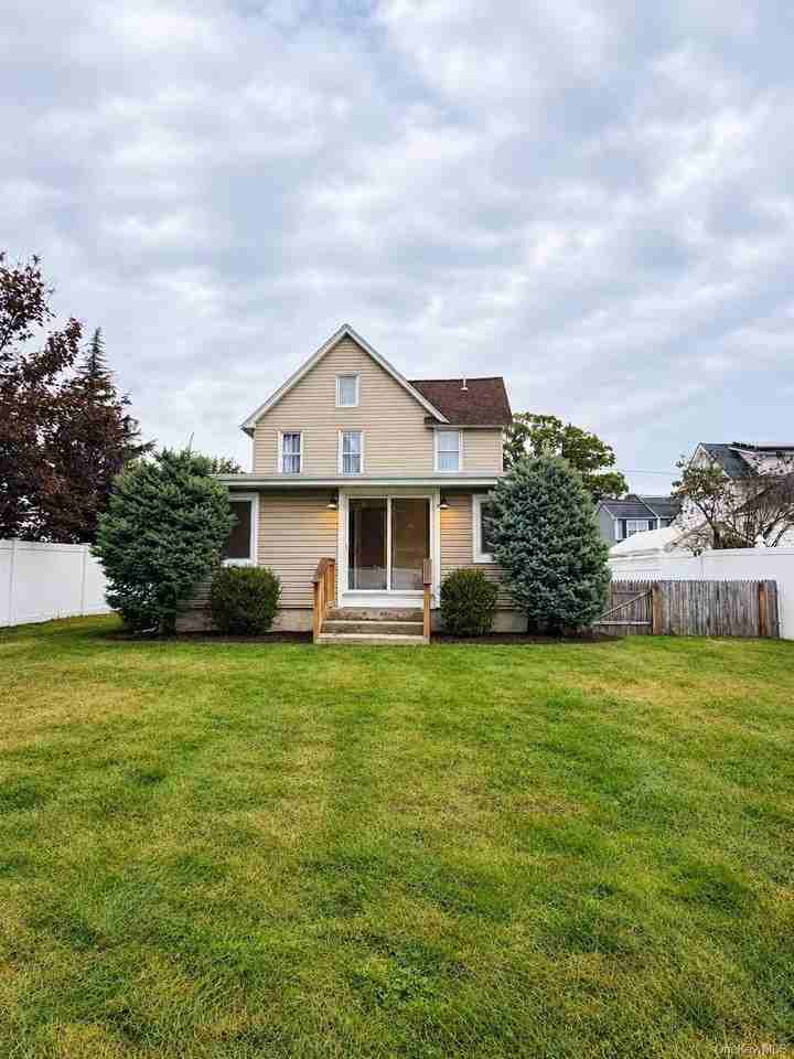 349 N 4th St - Photo 4 of 14
