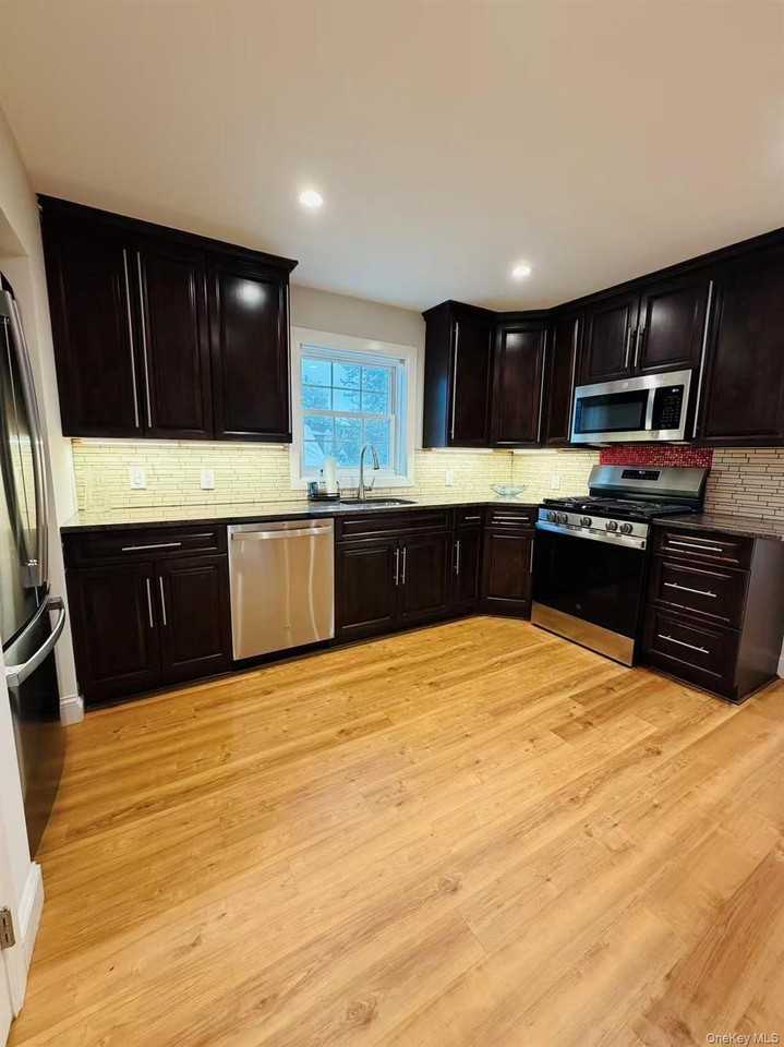 349 N 4th St - Photo 7 of 14
