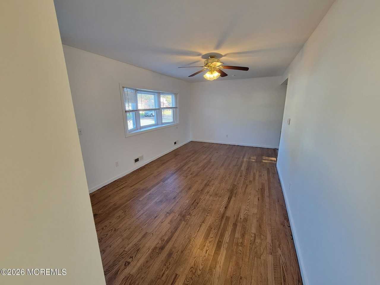 105 Solar Dr - Photo 3 of 17
