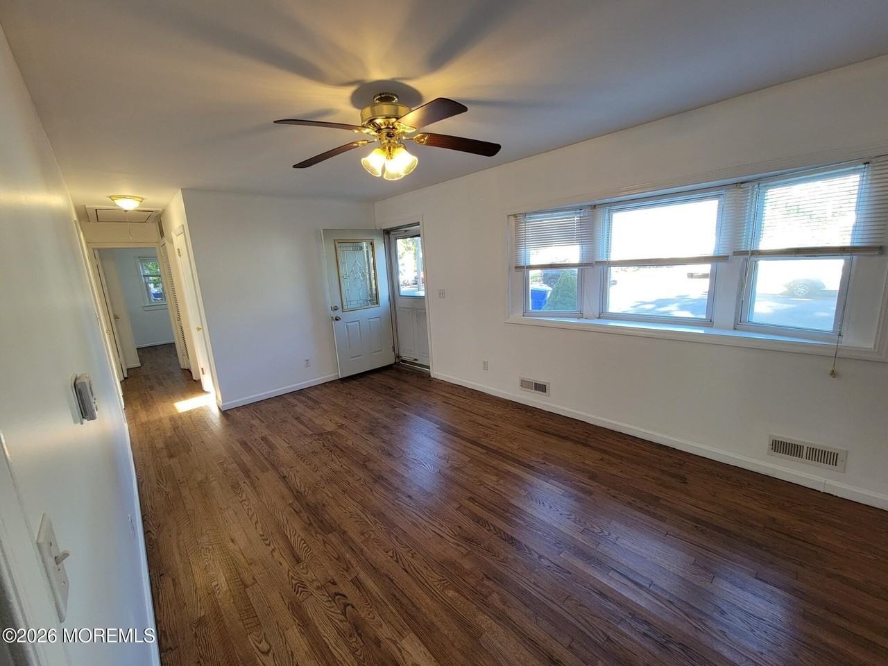 105 Solar Dr - Photo 4 of 17