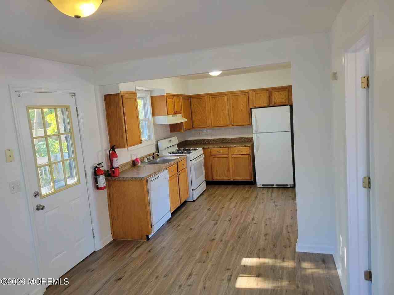 105 Solar Dr - Photo 7 of 17