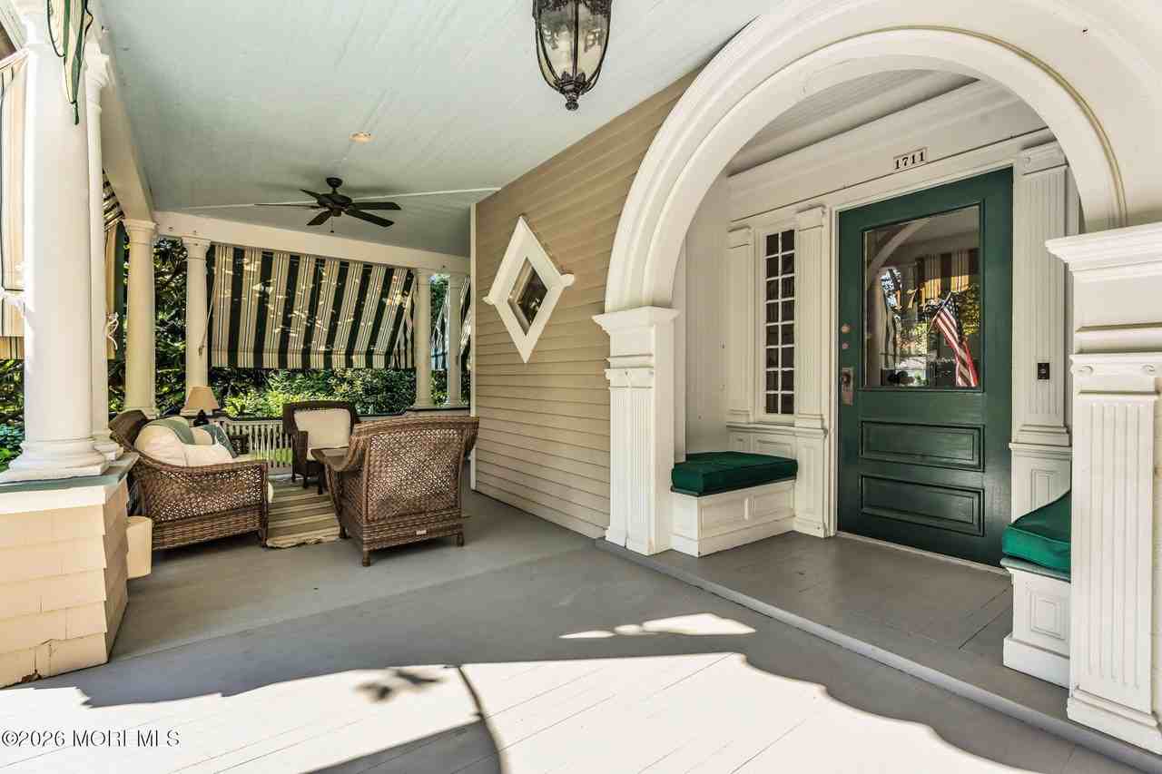 1711 3rd Ave - Photo 3 of 50