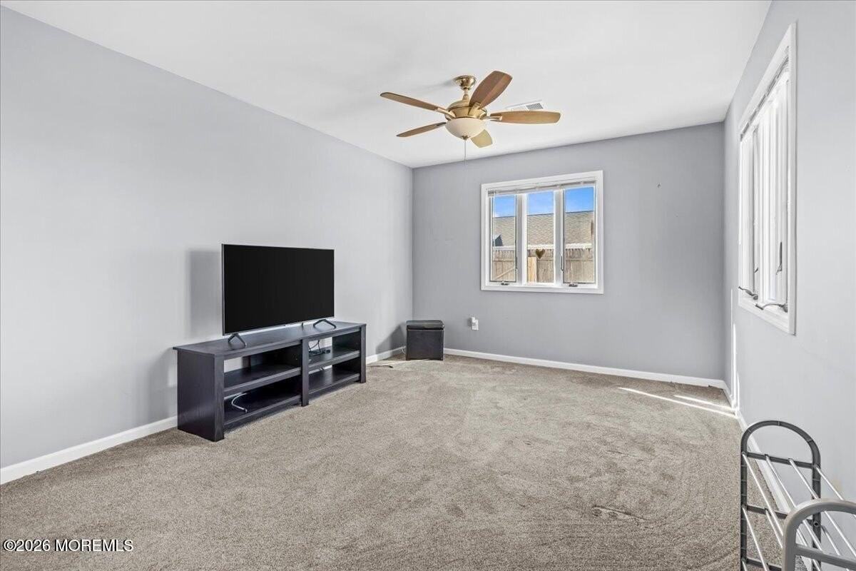 308 Channel Dr - Photo 6 of 37