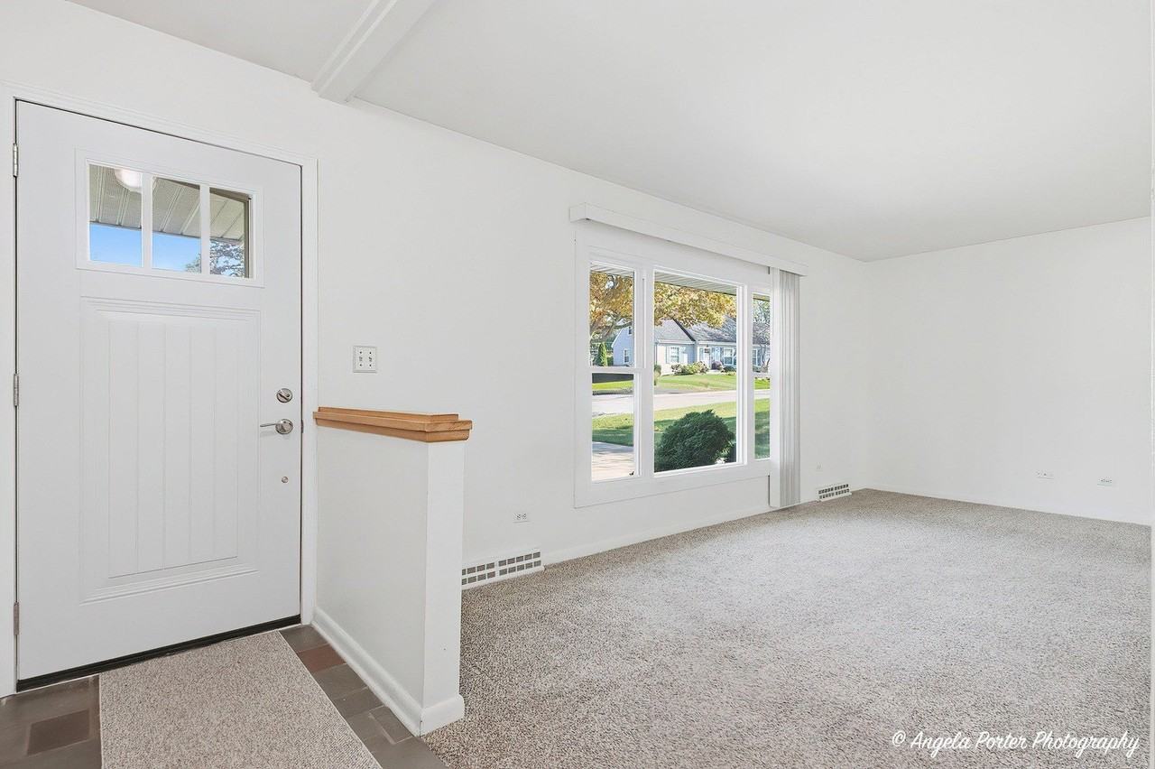 303 Ridge St - Photo 2 of 26
