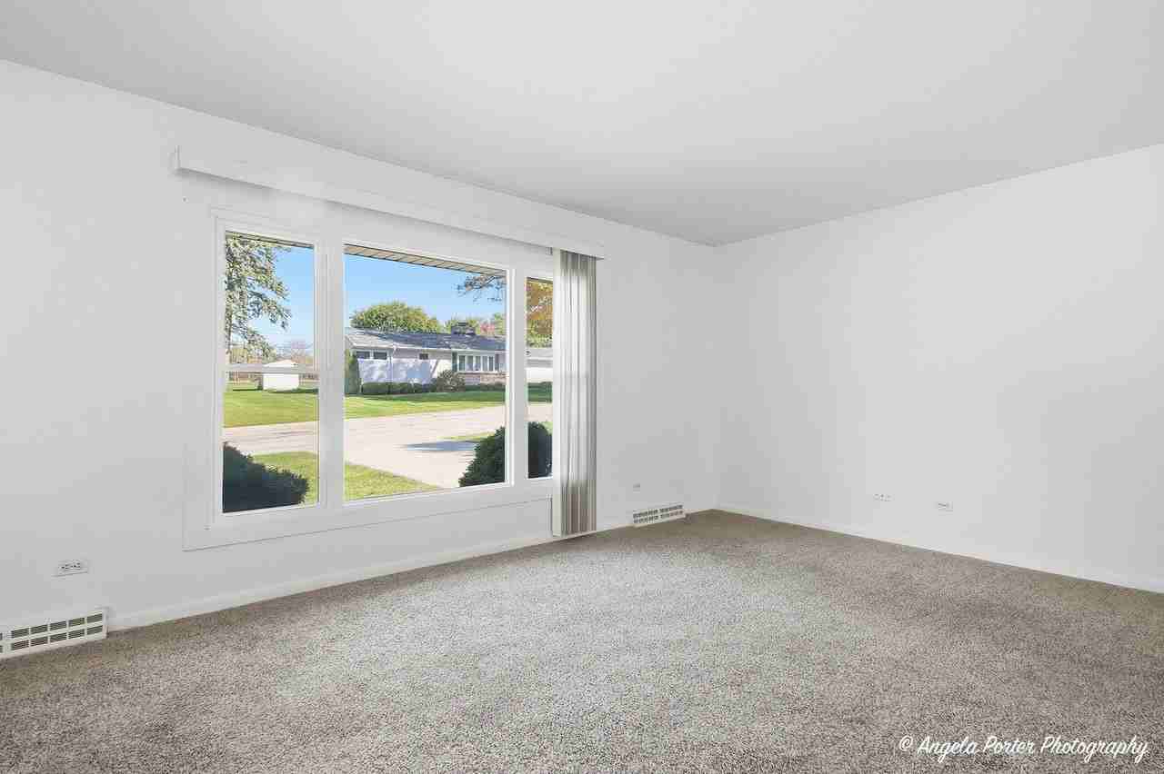 303 Ridge St - Photo 5 of 26