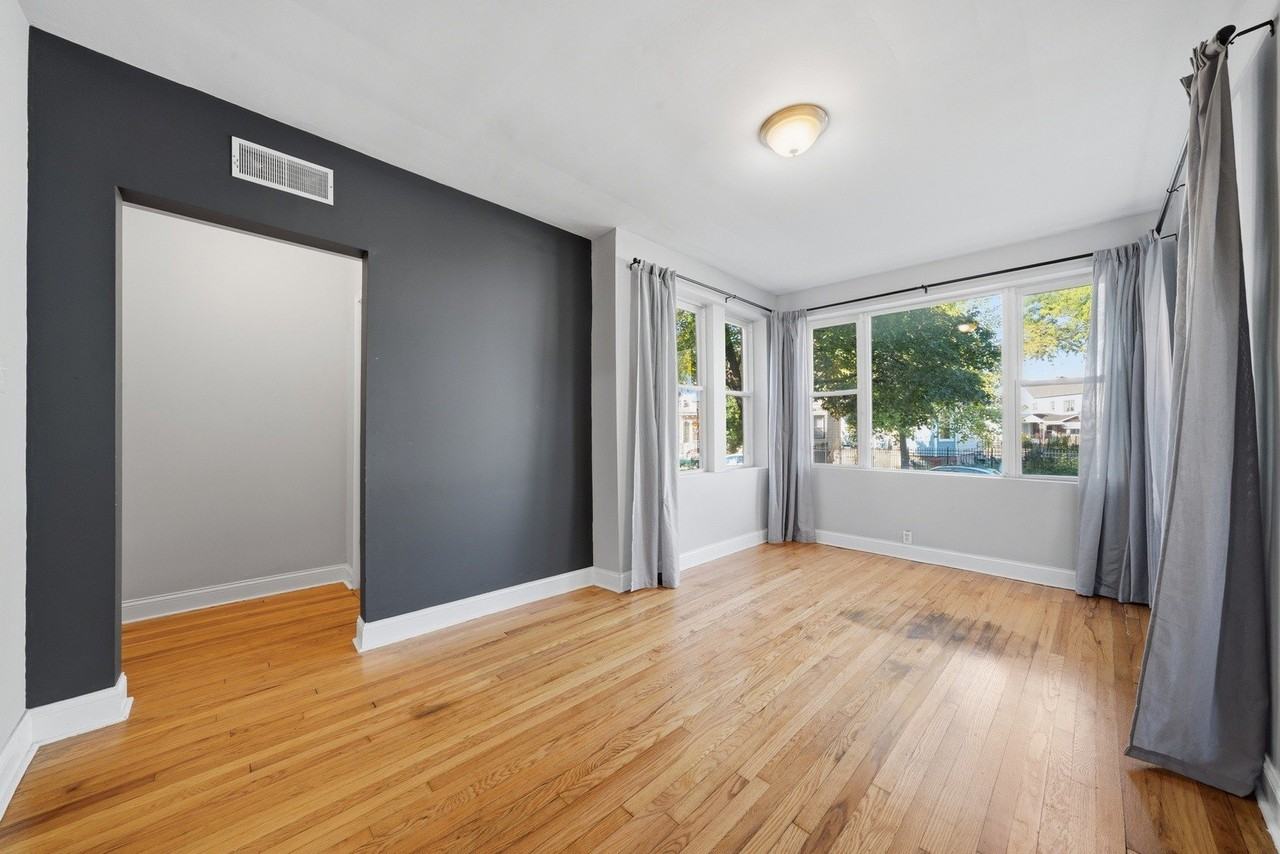 3063 N Gresham Ave #1 - Photo 5 of 27