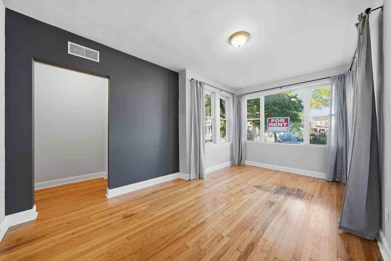 3063 N Gresham Ave #1 - Photo 6 of 27