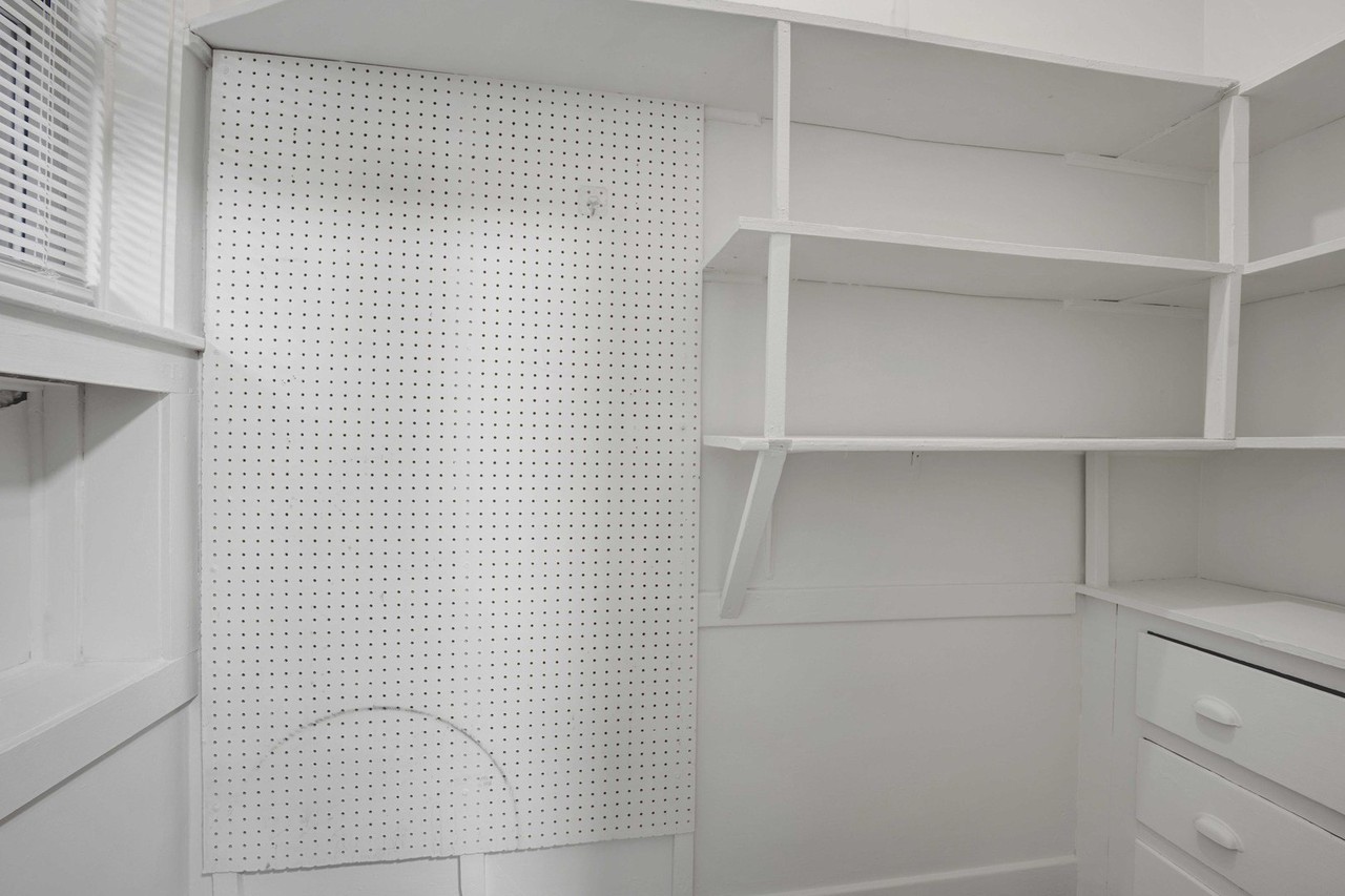 4744 W Roscoe St #1 - Photo 7 of 15