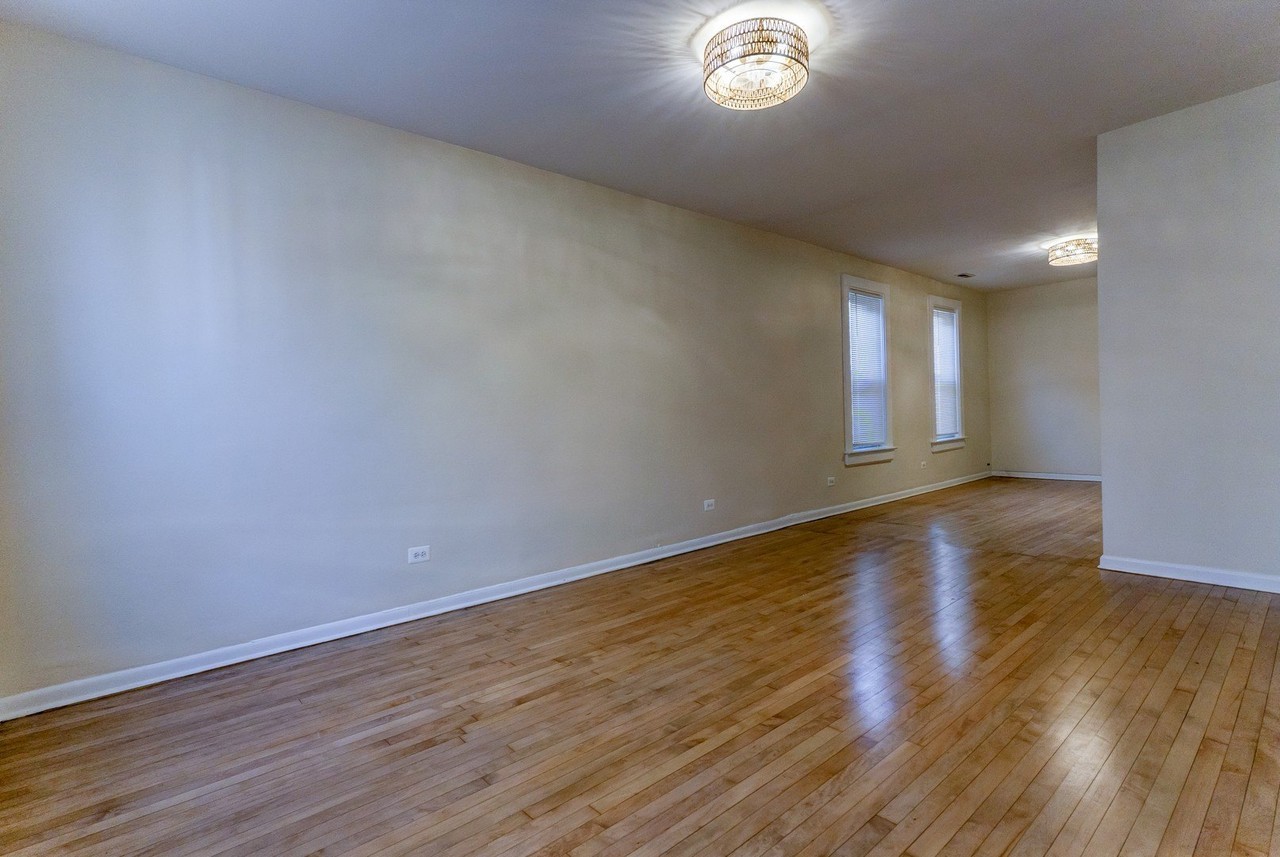 2315 W 21st St #1FL - Photo 2 of 26