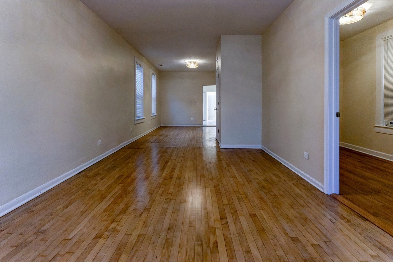 2315 W 21st St #1FL - Photo 3 of 26