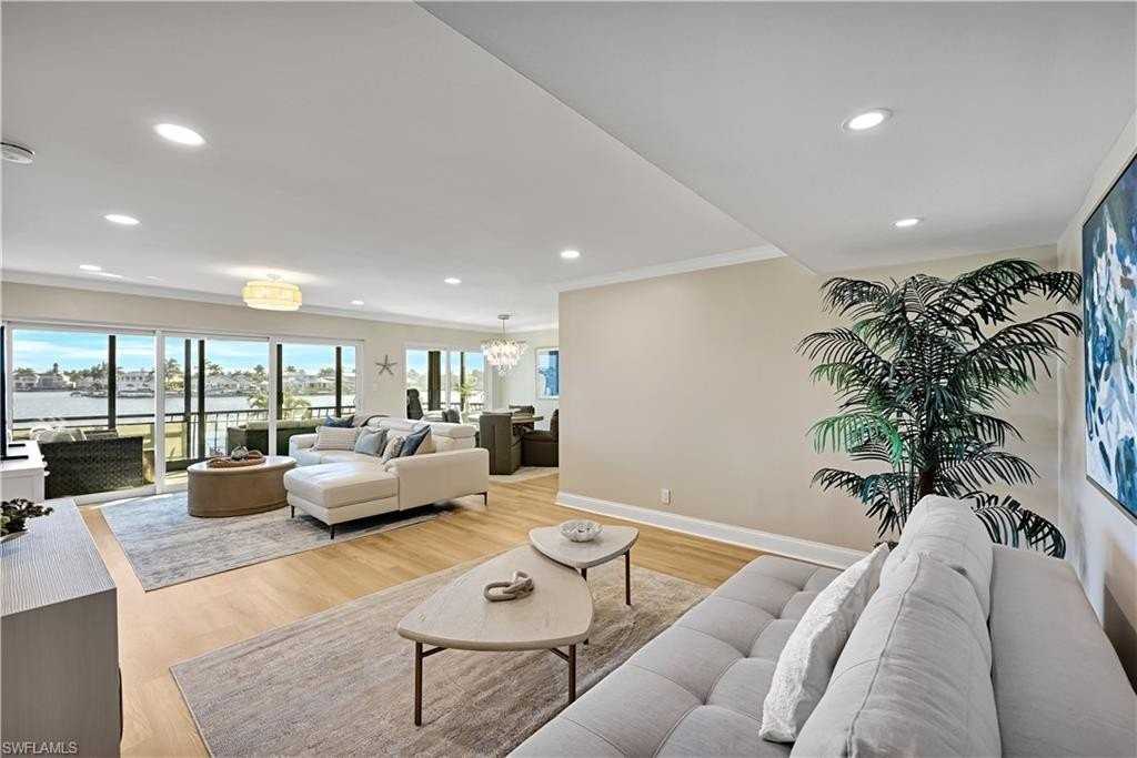 3430 Gulf Shore Blvd N #2B - Photo 5 of 25