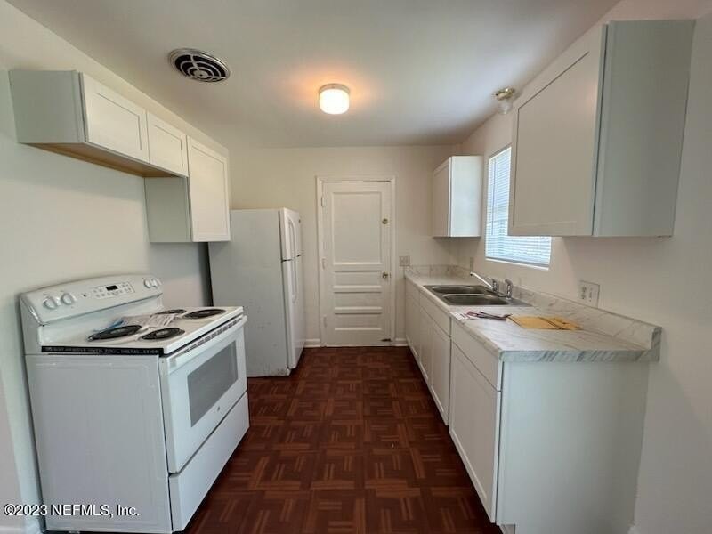 3427 Rogero Rd - Photo 7 of 18