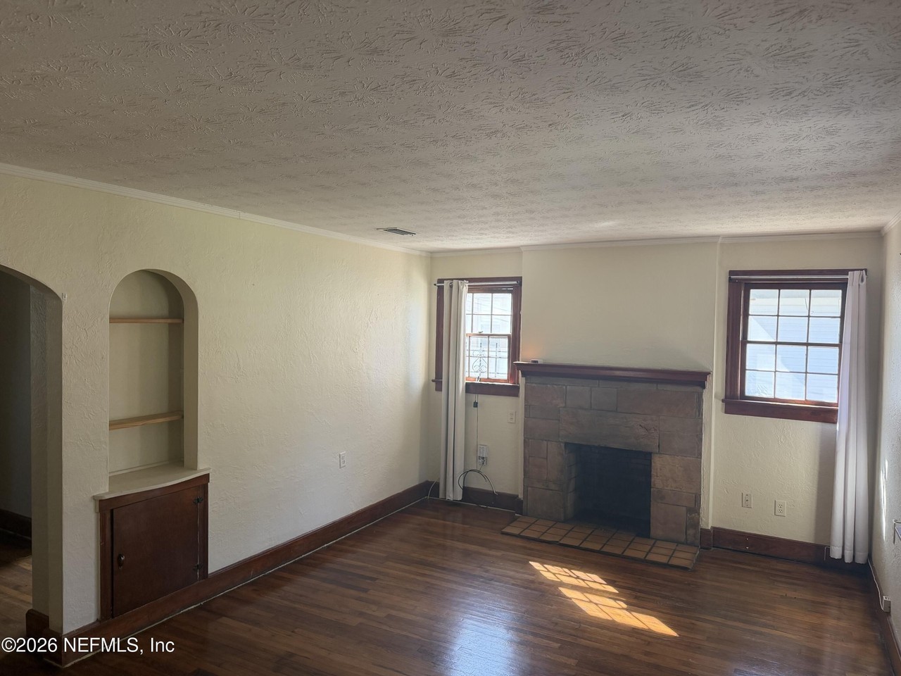 2061 Camden Ave - Photo 3 of 12