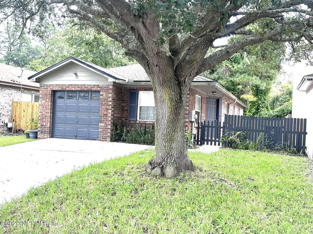 2541 Americas Cup Cir E - Photo 2 of 22