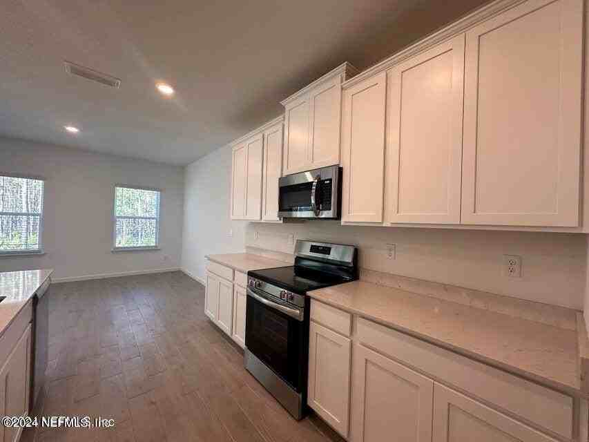 695 Lake Sinclair St - Photo 3 of 28