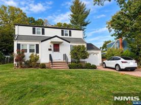 35 Lexington Ave - Photo 1 of 1