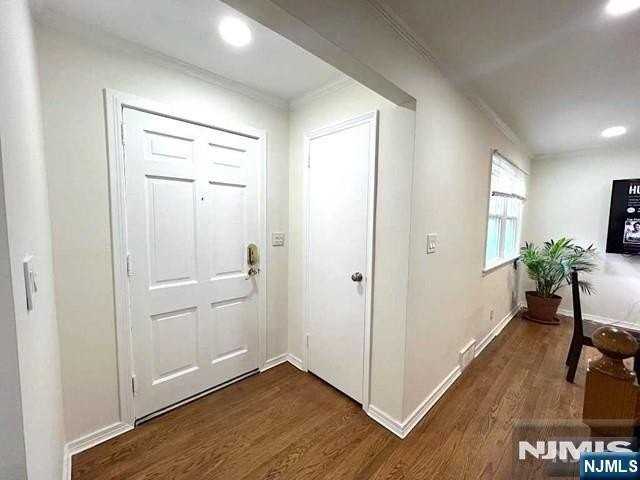 35 Lexington Ave - Photo 2 of 23