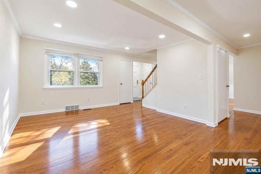 35 Lexington Ave - Photo 4 of 23