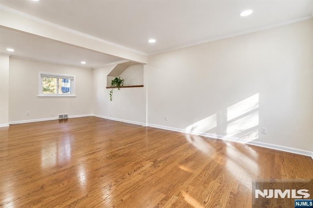 35 Lexington Ave - Photo 5 of 23