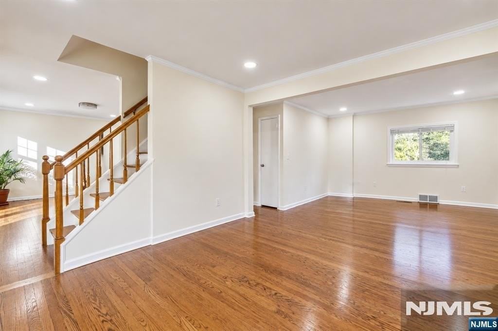 35 Lexington Ave - Photo 6 of 23