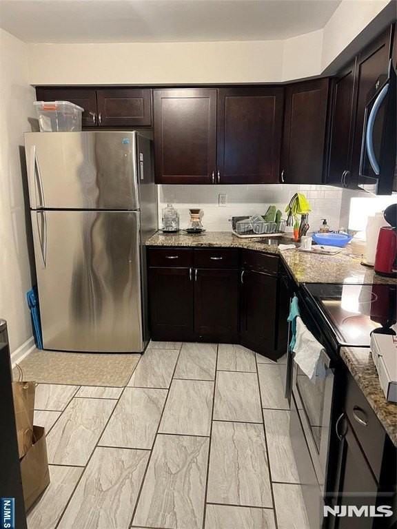 574 Windsor Dr #574 - Photo 4 of 7