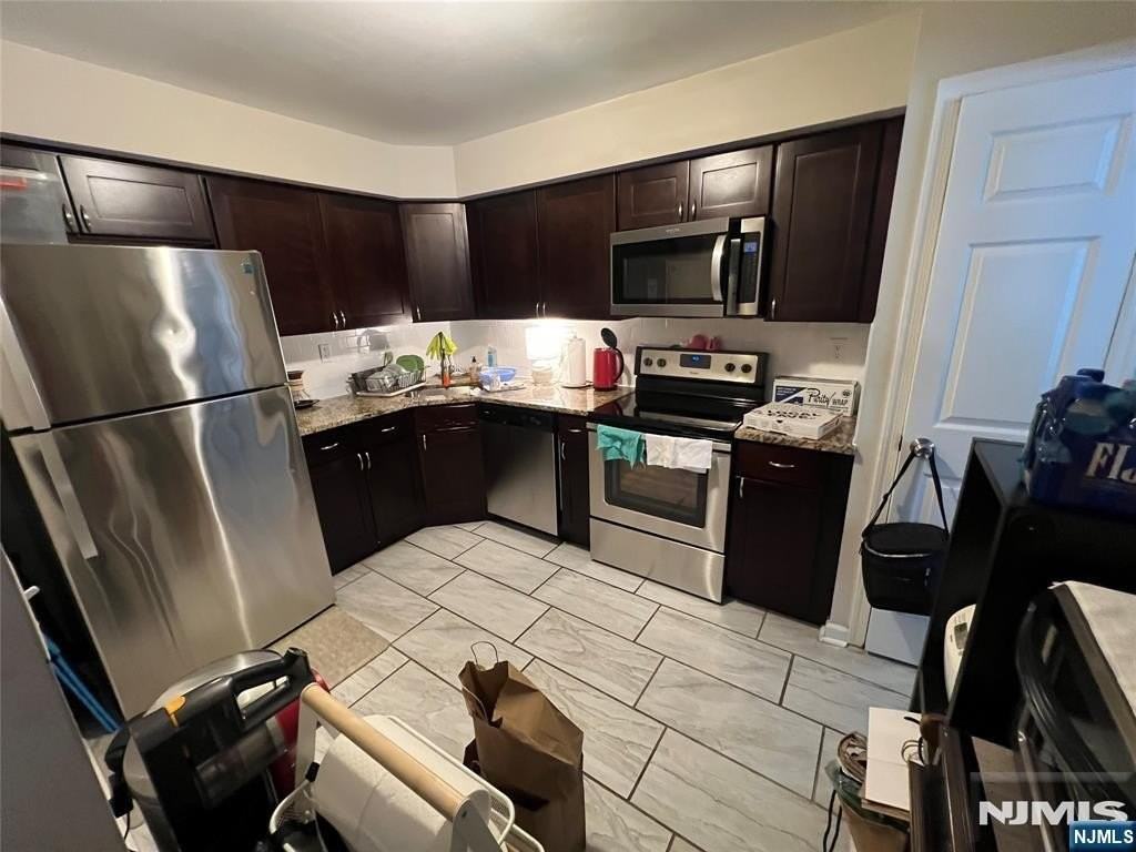 574 Windsor Dr #574 - Photo 5 of 7
