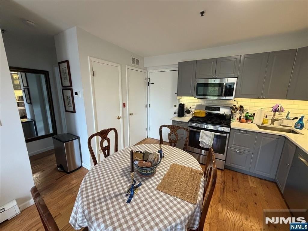 116 Adams St #6 - Photo 3 of 11