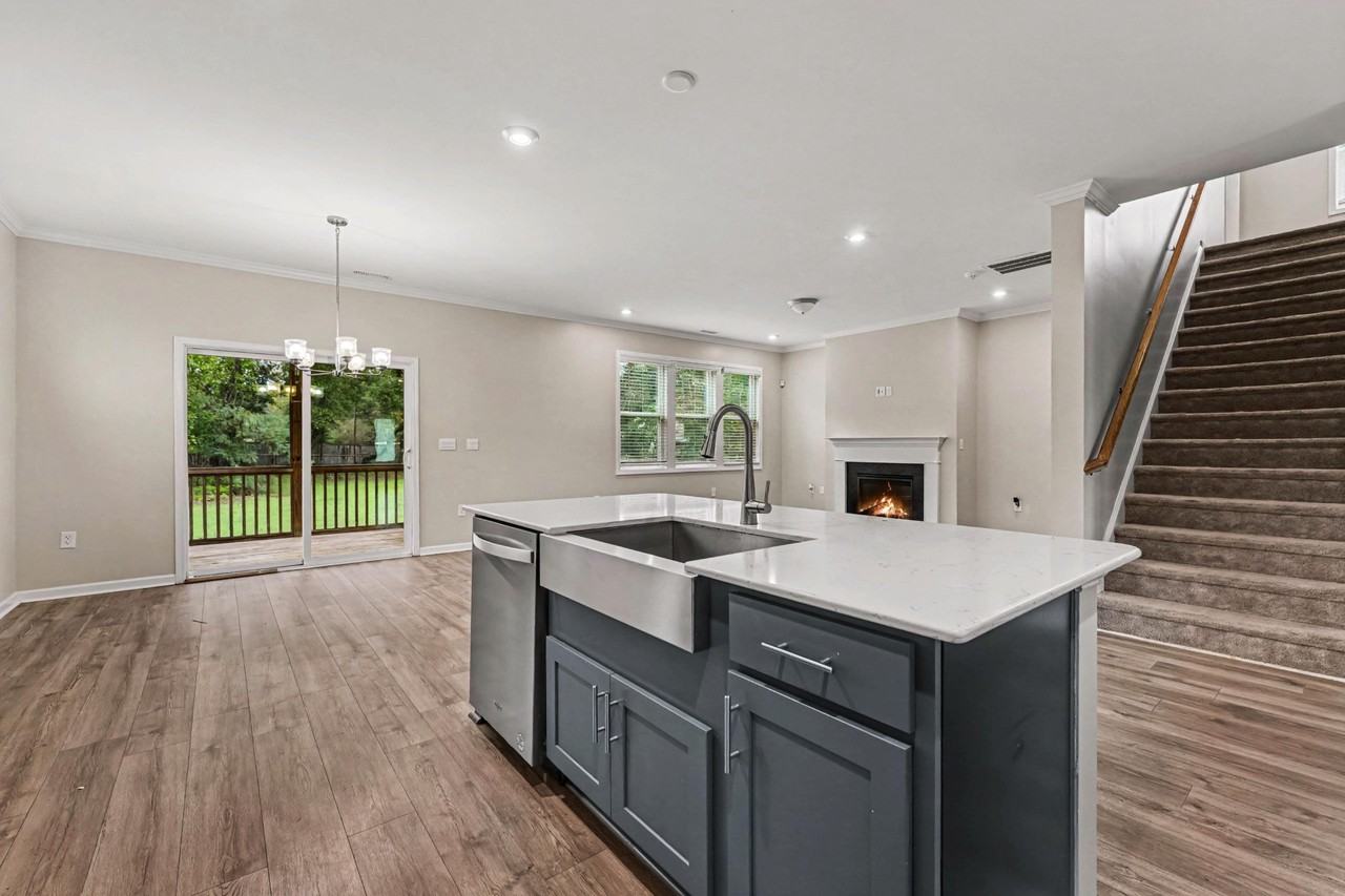 Madden Rose Loop - Photo 4 of 14