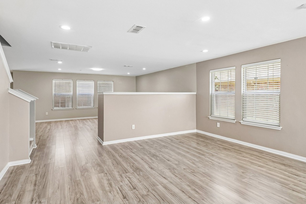 503 Angela Ln - Photo 4 of 25