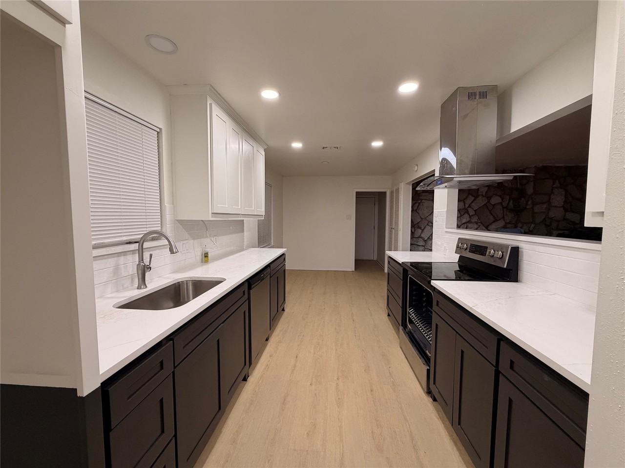 1412 Weathered St - Photo 2 of 15