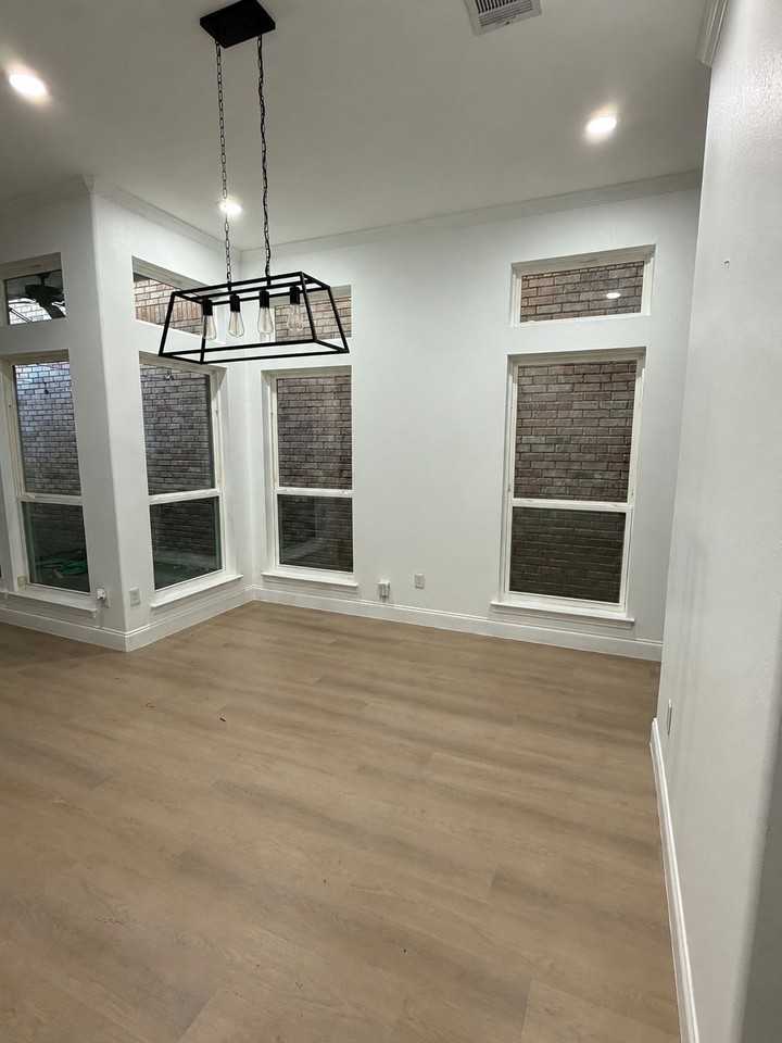 5864 Oram St - Photo 3 of 16