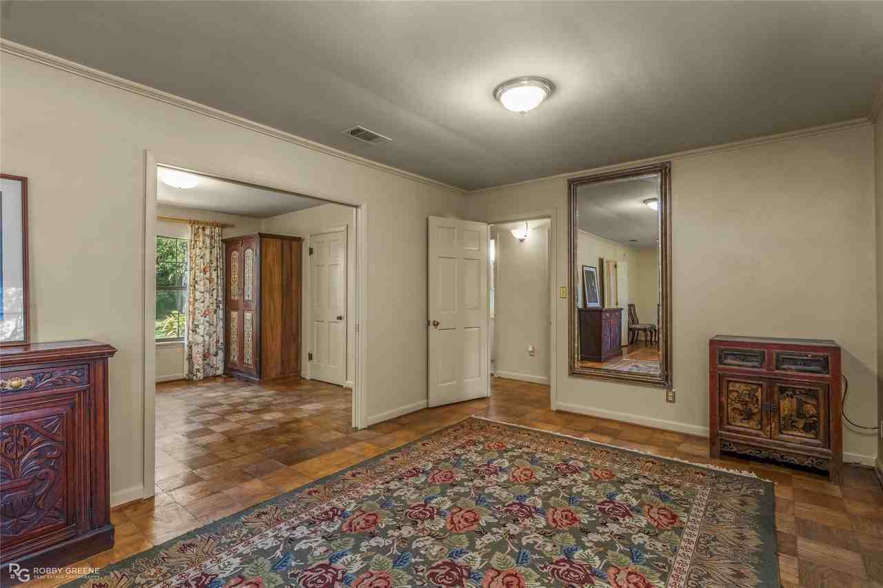144 Kayla St - Photo 3 of 10