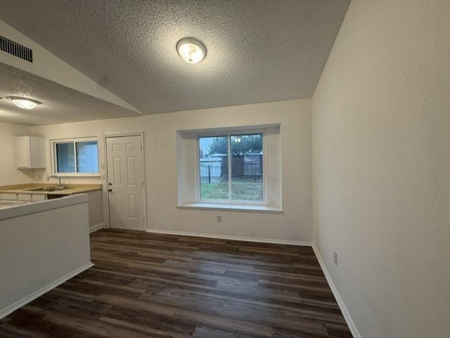 939 Carom Way - Photo 4 of 12