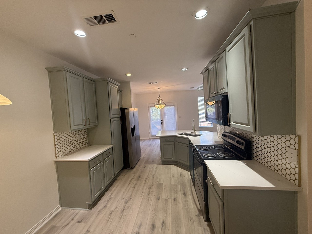 10017 Dryden Ln - Photo 6 of 25