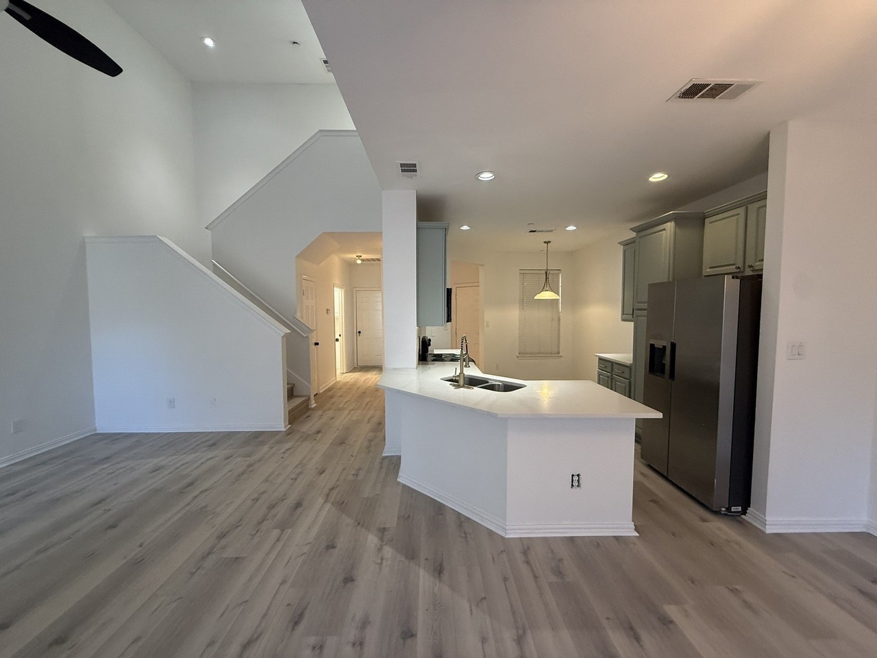 10017 Dryden Ln - Photo 7 of 25