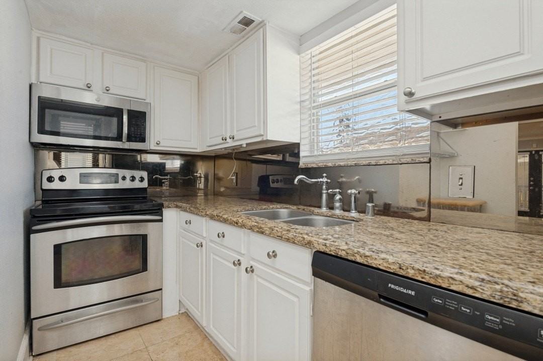 10213 Regal Oaks Dr #216 - Photo 7 of 14