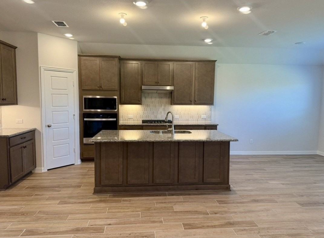 3924 Malachite Dr - Photo 4 of 18